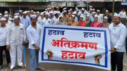 आर्णी: गोडवे ले आऊटमधील अतिक्रमण काढण्याच्या मागणीसाठी नागरिकांचा नागरपरिषदेवर मोर्चा