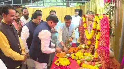 बैरसिया: भोपाल: CM मोहन यादव 74 बंगला स्थित पटवा निवास पहुंचे, फूल कुंवर को 95वें जन्मदिन की बधाई दी