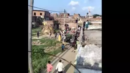 काको: नगवां में ताजिया जुलूस में बिजली तार को लेकर दो समुदायों के बीच हंगामा, प्रशासन ने संभाला मोर्चा