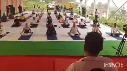 अंबिकापुर: सरगुजा जिले के मैनपाट में आज प्रशिक्षण कार्यक्रम के दूसरे दिन सभी भाजपा सांसद, विधायक, मंत्री ने योगा से शुरुआत की