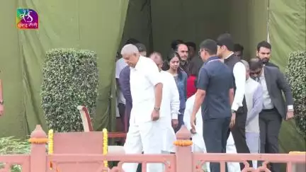 VP Jagdeep Dhankar pays tribute to former PM Chandra Shekhar on his death anniversary at Rajghat.