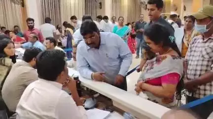 గుండెల పై బాధ తీరేదెలా  ఇలా ఎందరో ఆవేదన పబ్లిక్ న్యూస్ కథనం