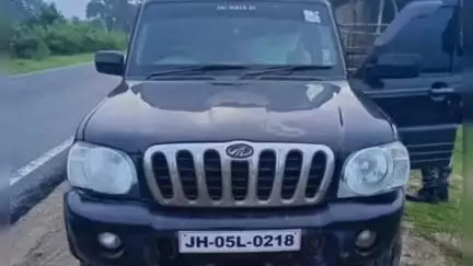 कांके: रांची के तुपुदाना ओपी क्षेत्र में पुलिस ने 16 बोरा डोडा के साथ एक स्कॉर्पियो पकड़ी