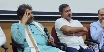 ಹಾಸನ: ಹೃದಯಾಘಾತ ಪ್ರಕರಣಗಳು ಹೆಚ್ಚಾದ ಹಿನ್ನೆಲೆ : ನಗರದ HIMS ಸಭಾಂಗಣದಲ್ಲಿ ಆರೋಗ್ಯಾಧಿಕಾರಿಗಳ ಜೊತೆ ವಿಪಕ್ಷ ನಾಯಕ ಆರ್.ಅಶೋಕ್ ಸಭೆ