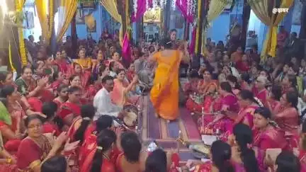 खंडवा नगर: अति प्राचीन विट्ठल मंदिर में महिला मंडल द्वारा भजनों की प्रस्तुति