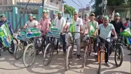 बिहार: मतदाताओं को जागरूक करने के लिए जदयू नगर अध्यक्ष ने छज्जू मोहल्ला से निकाली साइकिल रैली