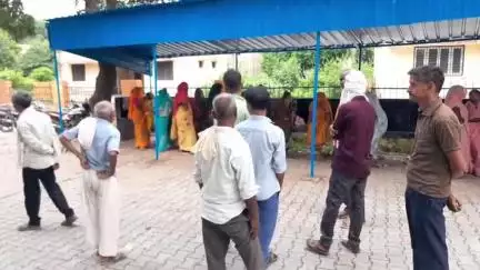 मैनपुरी: एलाऊ क्षेत्र में संदिग्ध परिस्थिति में महिला ने फांसी लगाकर की आत्महत्या, पुलिस ने शव पीएम के लिए भेजा