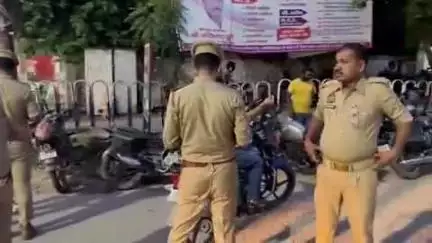 गोंडा: गुरुनानक चौराहे पर कोतवालीनगर पुलिस ने वाहनों का चेकिंग अभियान चलाकर 103 वाहनों से ₹145900 का काटा चालान