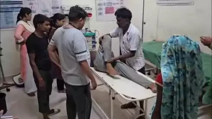 मोठ: मौठ के ग्राम भरोसा में कच्चा मकान गिरने से एक व्यक्ति घायल, किया गया मेडिकल कॉलेज रेफर
