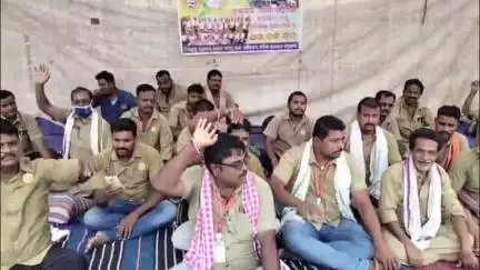 ଜଗତସିଂହପୁର: ରଘୁନାଥପୁରରେ ଡ୍ରାଇଭର ସଂଘ ପକ୍ଷରୁ ଆନ୍ଦୋଳନ ଯୋଗୁଁ ଯାତାୟାତ ଠପ୍‌