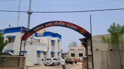 ખંભાત: છતરડીની કિશોરીને યુવાને લગ્નની લાલચ આપીને ભગાડી જતા ફરિયાદ.