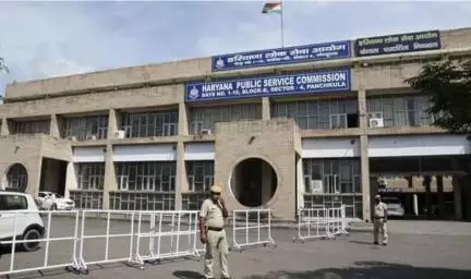 कांग्रेस नेता रणदीप सुरजेवाला ने HPSC को कहा ‘हेराफेरी सर्विस कमीशन’, असिस्टेंट प्रोफेसर भर्ती परीक्षा में लगाए धांधली के आरोप