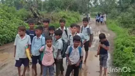 नेपानगर: बाकड़ी में सड़क नहीं होने से स्कूली बच्चों को परेशानी, शासन-प्रशासन मौन!
