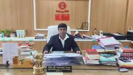 ચોટીલા: ખનીજનું ગેરકાયદેસર ખનન અને વહન ઝડપી પાડવા મામલે પ્રાંત અધિકારીઅે કચેરી ખાતેથી પ્રતિક્રિયા આપી