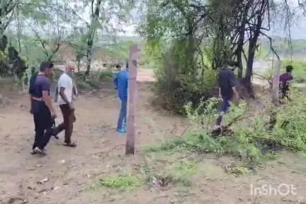 बड़ौदा: राधापुरा गांव में नहीं है श्मशान घाट, मृतकों के अंतिम संस्कार के लिए ग्रामीणों की मुश्किलें बरकरार।
#Jansamasya