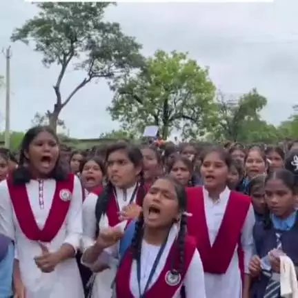 साजा: बावा मोहतरा में अस्थाई केंद्रीय विद्यालय खोलने के 7 घंटे विरोध के बाद प्रशासन झुका, SDM ने प्रस्ताव किया रद्द