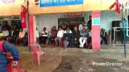 परसिया: परासिया: बारिश में शारदा कोयला खदान में मजदूर संगठनों के नेता सरकार पर बरसे, हड़ताल के लिए किया जनजागरण