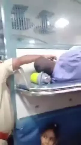 रात्रि में ट्रेन में ऐसे ही यात्रियों के सामान की चोरी होती है जिसका वीडियो बनाकर लोगों को जागरूक करते हुए रेलवे पुलिस