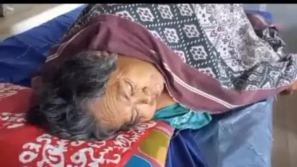 কালনা ১: সরলতার সুযোগে জড়িবুটি ওষুধ খাইয়ে নন্দগ্রামে বাড়ির সমস্ত অলংকার নিয়ে চম্পট মহিলা দুষ্কৃতীর, ঘটনায় অসুস্থ ৩