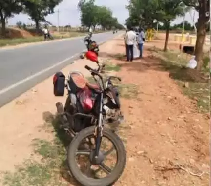 ಚಳ್ಳಕೆರೆ: ದೊಡ್ಡೇರಿ ಬಳಿ ಎರಡು ಬೈಕ್ ಗಳ ನಡುವೆ ಅಪಘಾತ, ಇಬ್ಬರಿಗೆ ಗಾಯ