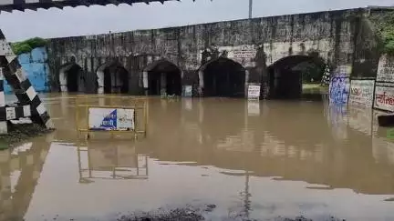 रेलवे ब्रिज के नीचे आया पानी रोड हुआ बंद परमहंसी बगासपुर , धूमा मार्ग से जाने वाले लोग इस्तेमाल करे बायपास
