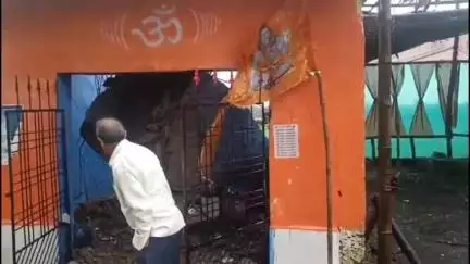 आमला: खानापुर रमली मार्ग पर स्थित शिवमंदिर का 20 साल पुराना गुम्मा बारिश से गिरा, बड़ा हादसा टला