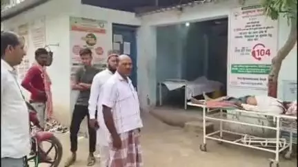 पातेपुर: पातेपुर के सैदपुर डुमरा गांव में पेड़ से टकराकर बाइक सवार युवक की मौत, शव पोस्टमार्टम के लिए भेजा गया