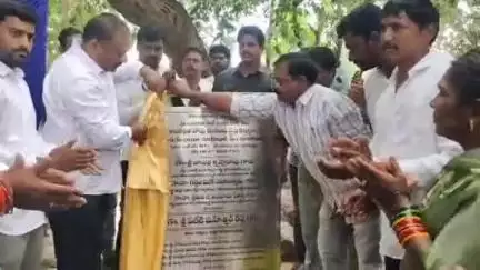 నిర్మల్: మాయాపూర్ గ్రామంలో రూ. 30 లక్షలతో అంతర్గత రోడ్లు, సీసీ రోడ్ల నిర్మాణానికి భూమి పూజ చేసిన ఎమ్మెల్యే మహేశ్వర్ రెడ్డి