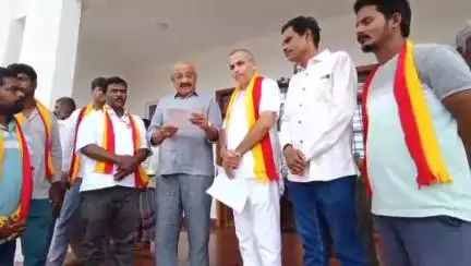 ಚಳ್ಳಕೆರೆ: ರಾಮಜೋಗಿಹಳ್ಳಿ ರಿ.ಸ.ನ.76 ರ ಸರ್ಕಾರಿ ಗೋಮಾಳದಲ್ಲಿ ಮಣ್ಣು ಸಾಗಾಟ; ನಗರದಲ್ಲಿ ಕರಾವೇ ತಹಶೀಲ್ದಾರ್ ಗೆ ಮನವಿ