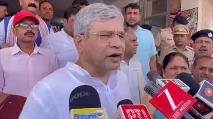 कर्पूरी ग्राम की पवित्र भूमि पर रेलवे स्टेशन के रिडेवलपमेंट का काम आरंभ हुआ है।: रेल मंत्री अश्विनी वैष्णव