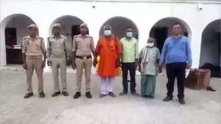 इकौना: इकौना भिनगा बाईपास रोड से गेहूं की खरीद में धोखाधड़ी करने वाले तीन वांछित अभियुक्तों को किया गया गिरफ्तार