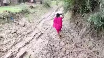 पाली: सरकारी विकास के आंकड़ों को धता बता रहा रमपुरा पाली संपर्क मार्ग का वायरल वीडियो, आजादी से आज तक नहीं बन सकी पक्की सड़क