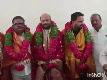 ಹುಮ್ನಾಬಾದ್: ಎಂಎಲ್ಸಿ ಡಾ. ಚಂದ್ರಶೇಖರ ಪಾಟೀಲ್ ಗೆ ಸಚಿವ ಸ್ಥಾನ ನೀಡುವುದು ಹೈಕಮಾಂಡಗೆ ಬಿಟ್ಟ ವಿಚಾರ : ಪಟ್ಟಣದಲ್ಲಿ ಕೆಪಿಸಿಸಿ ಸಹಕಾರ ವಿಭಾಗ ರಾಜ್ಯಾಧ್ಯಕ್ಷ