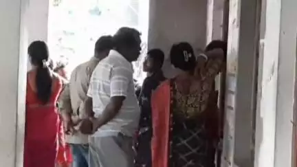 তেহট্ট ১: রেশন কার্ড ঠিক রাখতে তেহট্ট ১ বিডিও অফিস প্রাঙ্গণে অনুষ্ঠিত রেশন কার্ডের KYC প্রোগ্রাম