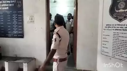 जशपुर: नर्सिंग की छात्रा से मोबाइल छीनने वाला युवक गिरफ्तार, SSP शशि मोहन सिंह ने किया खुलासा, कहा- सीसीटीवी लगाएं