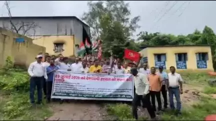 बेरमो: सीसीएल ढोरी में ट्रेड यूनियन संयुक्त मोर्चा की कल हड़ताल, 'मजदूर एकता जिंदाबाद' का नारा