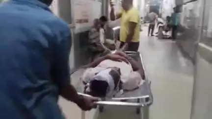 सकलडीहा: उकनी बीरमराय में जमीनी विवाद में मनबढ़ों ने अंधे बुजुर्ग और उनके 2 पुत्रों को पीटा, एक की हालत गंभीर