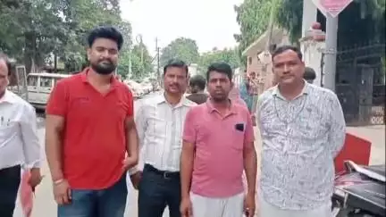 बरेली: थाना आंवला क्षेत्र में शराब की दुकान में हुई चोरी के मामले में एसएसपी से की गई शिकायत