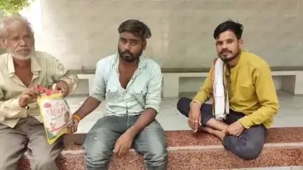 मथुरा: एमपी से गोवर्धन में परिक्रमा लगाने आए श्रद्धालु की बिगड़ी तबीयत, उपचार से पहले हुई मौत