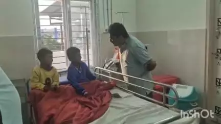 ಬಂಗಾರಪೇಟೆ: ನಗರದಲ್ಲಿ ಉಚ್ಚಲು ಹಣ್ಣು ತಿಂದು,ಅಸ್ವಸ್ಥರಾದ ವಿದ್ಯಾರ್ಥಿಗಳ ಯೋಗ ಕ್ಷೇಮ ವಿಚಾರಿಸಿದ ಶಾಸಕ ಎಸ್ಎನ್ ನಾರಾಯಣಸ್ವಾಮಿ