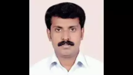 കണ്ണൂർ: കരിക്കോട്ടക്കരിയിൽ ഓട്ടോ നിയന്ത്രണം വിട്ട് മറിഞ്ഞ് യുവാവ് മരിച്ചു