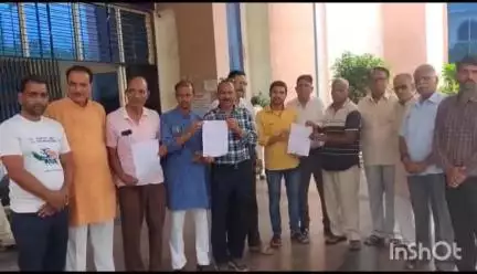 गुना नगर: विवेक कॉलोनी में अतिक्रमण कर अवैध गतिविधियों और नशाखोरी करने का आरोप, लोगों ने कलेक्टर को दिया ज्ञापन #jansamasya