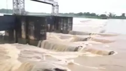 ଯାଜପୁର: ବୈତରଣୀ ନଦୀର ଆଖୁଆପଦା ନିକଟରେ ଜଳସ୍ତର ବିପଦ ସଂକେତ ଉପରେ, ନଦୀକୂଳିଆ ଲୋକେ ଭୟଭୀତ