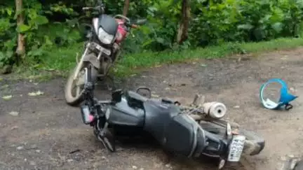 अहेरी: प्राणहिता कॅम्पजवळ दोन दुचाकींची धडक, अपघातात युवक गंभीर जखमी