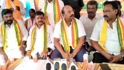 ఇది జగన్‌ ప్రభుత్వ కాదు, వైసీపీ నాయకులు పెత్తనాలు చేస్తే ఊరుకునేది లేదు: ఎమ్మెల్యే కురుగొండ్ల రామకృష్ణ