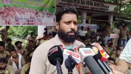 ରାୟଗଡା: ଗୁଣପୁର ଏସପିଗୁଡ଼ା ଛକ ନିକଟରେ ଡ୍ରାଇଭରମାନଙ୍କ ପକ୍ଷରୁ ଆନ୍ଦୋଳନ ଜାରି, ରଖିଲେ ପ୍ରତିକ୍ରିୟା