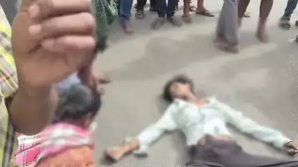 ಗೌರಿಬಿದನೂರು: ದ್ವಿಚಕ್ರವಾಹನ ಹಾಗೂ ಆಟೋ ನಡುವೆ ಡಿಕ್ಕಿ ಒರ್ವ ಸಾವು ಕುಡುಮಲಕುಂಟೆ ಬಳಿ ಅಪಘಾತ.
