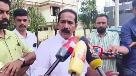 തൊടുപുഴ: ജീപ്പ് സവാരി നിരോധിച്ച ഉത്തരവ് കളക്ടർ പിൻവലിക്കണമെന്ന് സി.പി.എം ജില്ലാ സെക്രട്ടറി തൊടുപുഴയിൽ പറഞ്ഞു