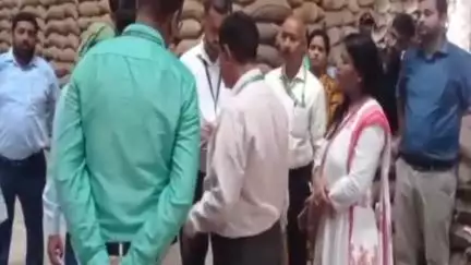 चास: FCI के अधिकारी पहुंचे बोकारो कृषि बाजार चास, टीम ने काशी झरिया गोदाम का किया निरीक्षण