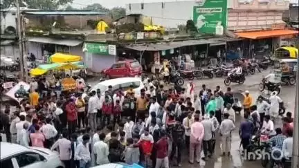 नसरुल्लागंज: लाड़कुई में यूरिया नहीं मिलने से नाराज़ किसानों ने किया चक्का जाम
